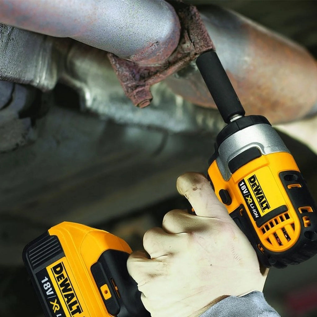Dewalt Μπουλονόκλειδο Κρούσης 18V XR Li-Ion 1/2" με 2 μπαταρίες 4.0Ah, φορτιστή και βαλίτσα μεταφοράς.